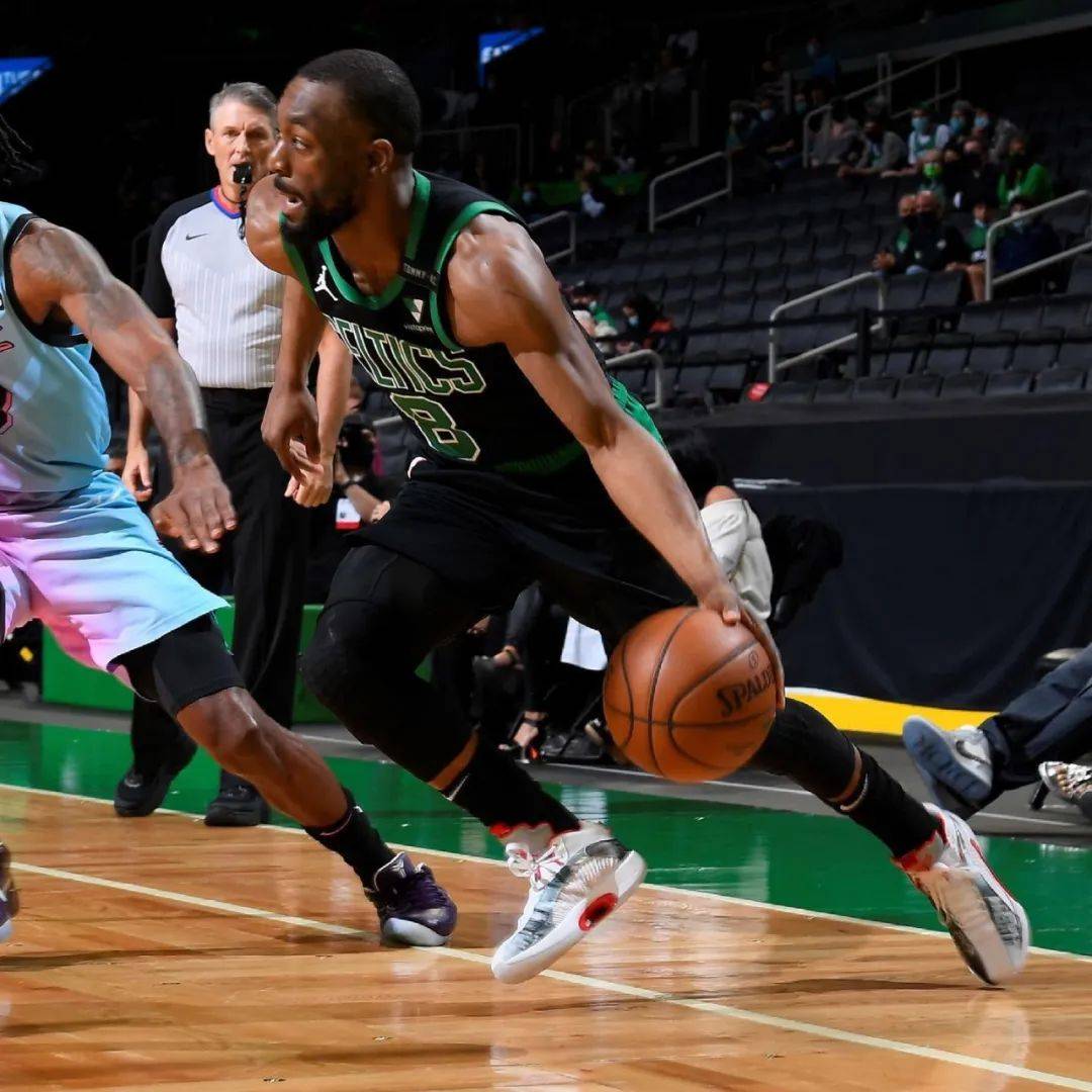 lol投注平台 -赛后体能课后；摩纳哥篮板制胜备战欧超杯；话题不断；年轻球员得到机会的简单介绍